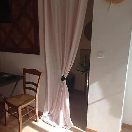 La Saint-martin Bed & Breakfast